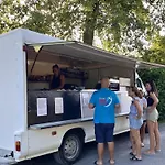 Mobil Confortable Avec Terrasse Pour 6 Pers. - Api-1-52-1720 Camping *