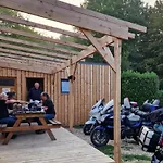 Camping Mobil Confortable Avec Terrasse Pour 6 Pers. - Api-1-52-1720 *