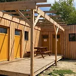 Mobil Confortable Avec Terrasse Pour 6 Pers. - Api-1-52-1720 Camping Angicourt