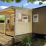 Mobil Confortable Avec Terrasse Pour 6 Pers. - Api-1-52-1720
