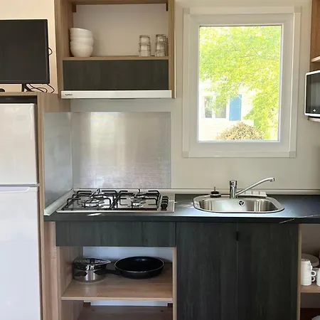 Mobil Confortable Avec Terrasse Pour 6 Pers. - Api-1-52-1720