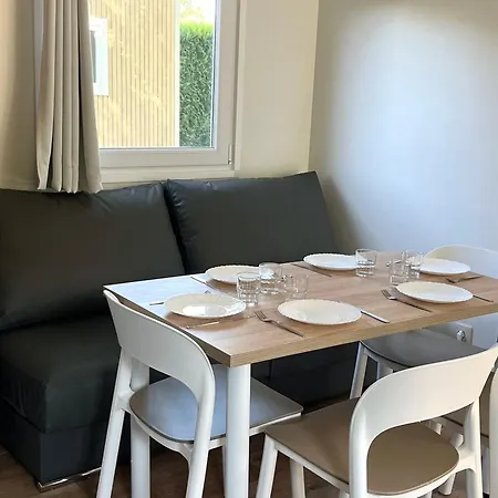 Kamp alanı Mobil Confortable Avec Terrasse Pour 6 Pers. - Api-1-52-1720 Angicourt
