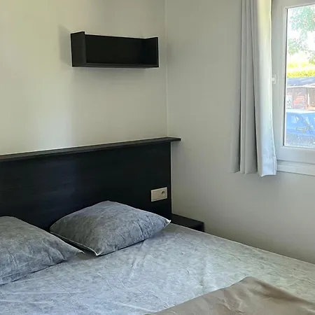 Kamp alanı Mobil Confortable Avec Terrasse Pour 6 Pers. - Api-1-52-1720 Angicourt